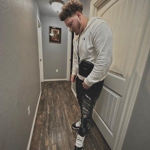 Meet your Posher, Jason